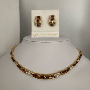 ☀️3/$25 NWT Set w/clip on earrings